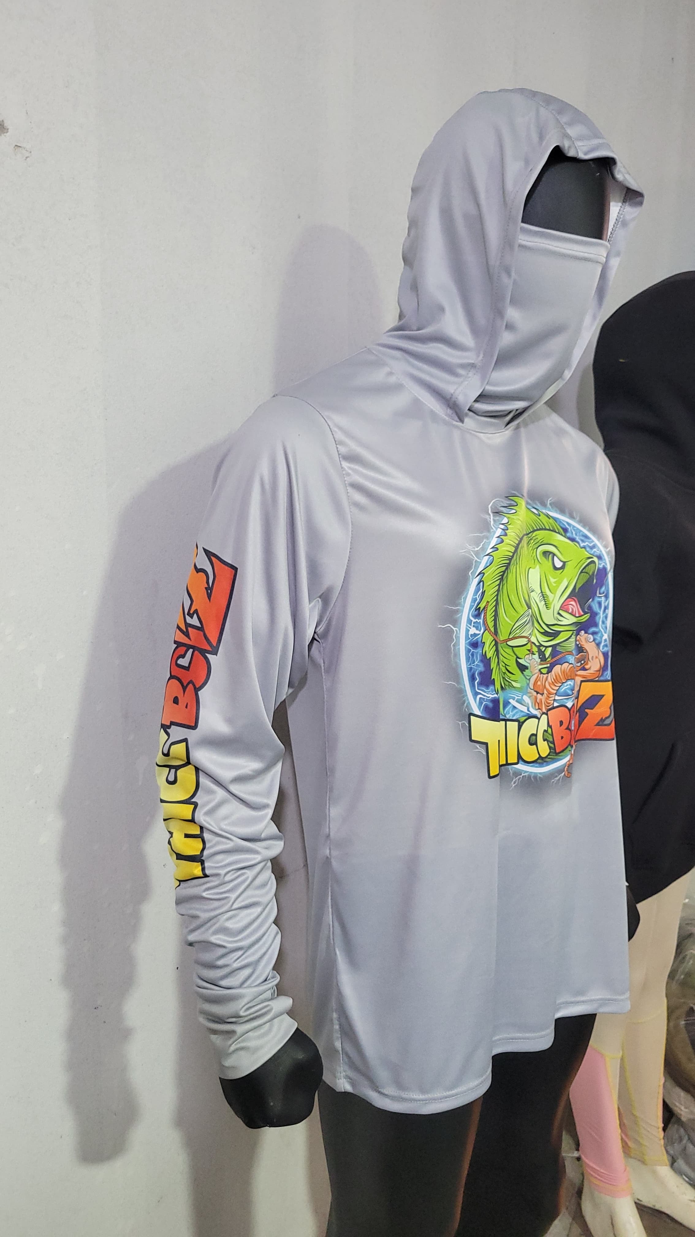 Long sleeve with Thumb holes and face cover